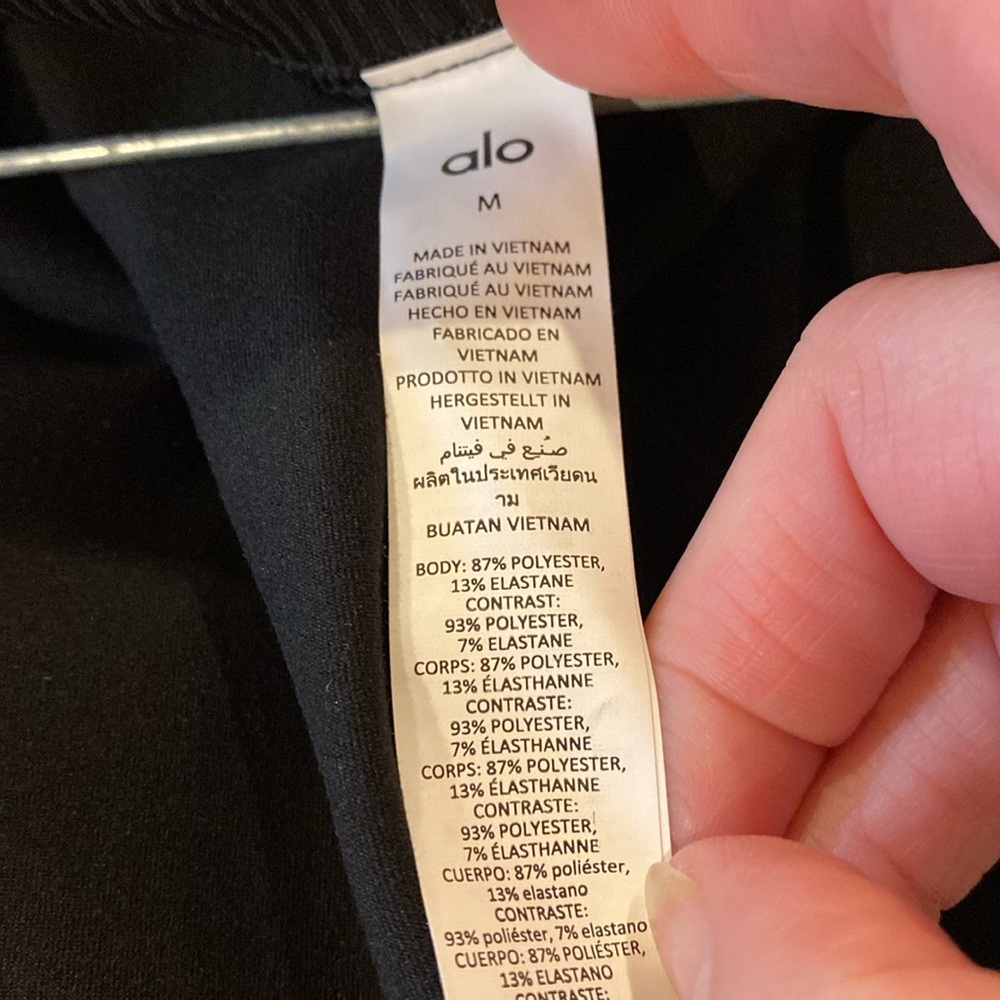 Alo soft high waist head start-leggings
Color black
Size medium - Picture 6 of 7